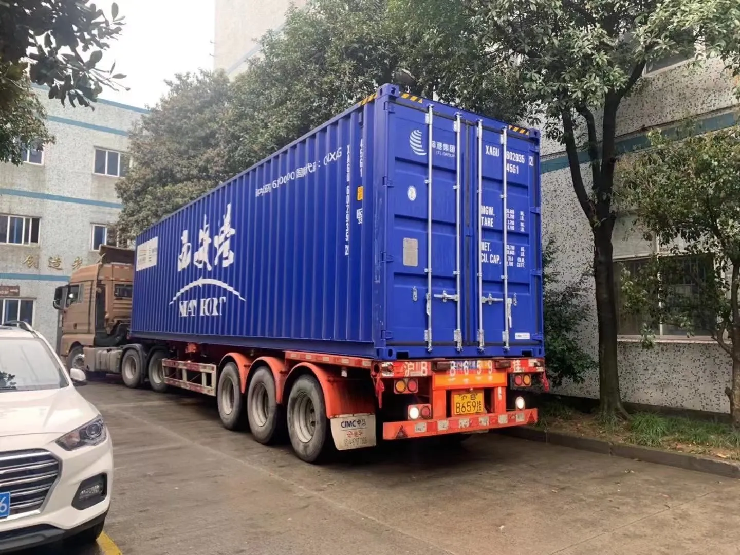 Jeden 40-stopowy kontener automatów do masek wyeksportowany do Europy