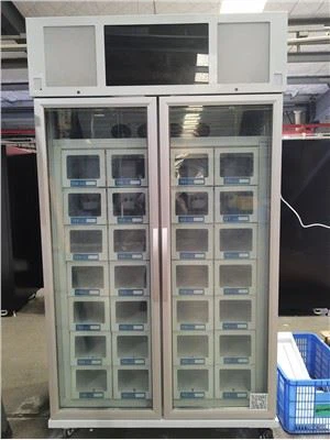 Automat z szafkami